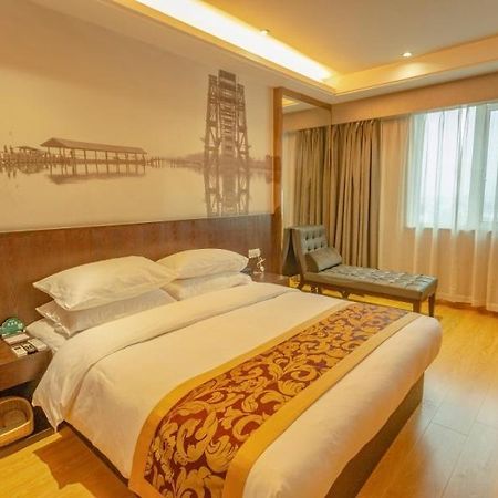 Greentree Inn Huzhou South Street Chaoyin Bridge Business Hotel Exterior photo