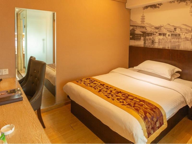 Greentree Inn Huzhou South Street Chaoyin Bridge Business Hotel Exterior photo