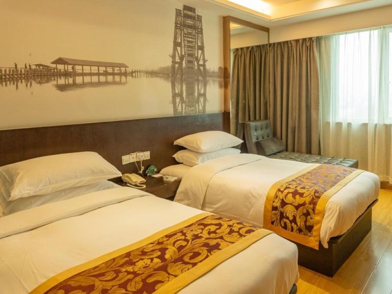 Greentree Inn Huzhou South Street Chaoyin Bridge Business Hotel Exterior photo