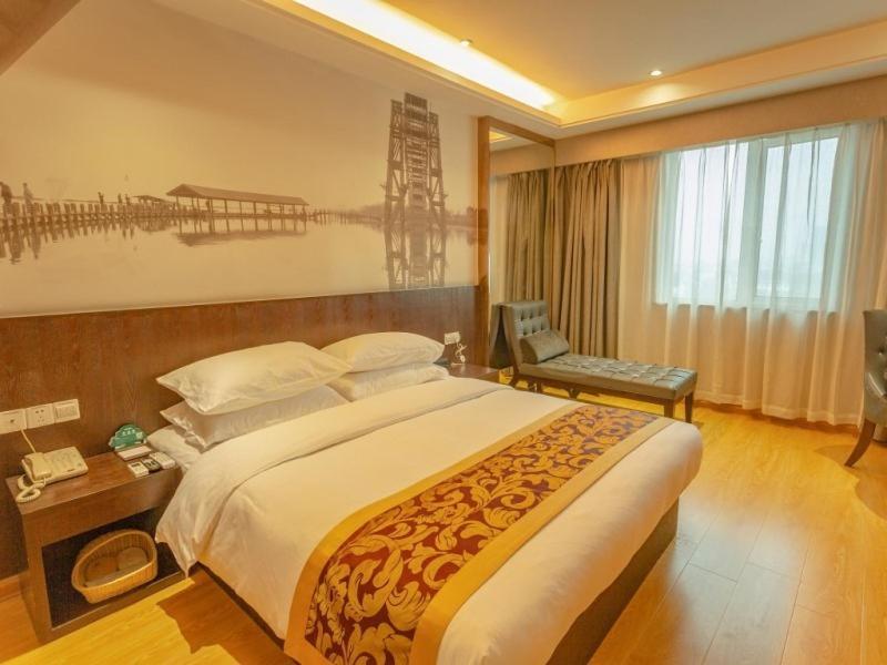 Greentree Inn Huzhou South Street Chaoyin Bridge Business Hotel Exterior photo