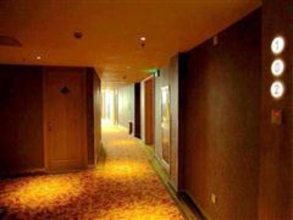 Greentree Inn Huzhou South Street Chaoyin Bridge Business Hotel Exterior photo