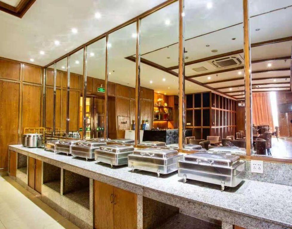 Greentree Inn Huzhou South Street Chaoyin Bridge Business Hotel Exterior photo