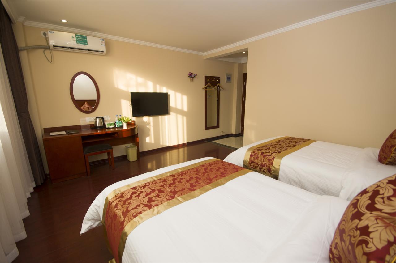 Greentree Inn Huzhou South Street Chaoyin Bridge Business Hotel Exterior photo