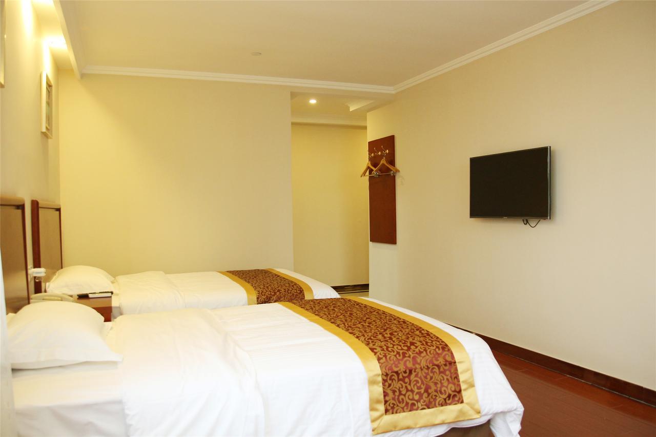 Greentree Inn Huzhou South Street Chaoyin Bridge Business Hotel Exterior photo