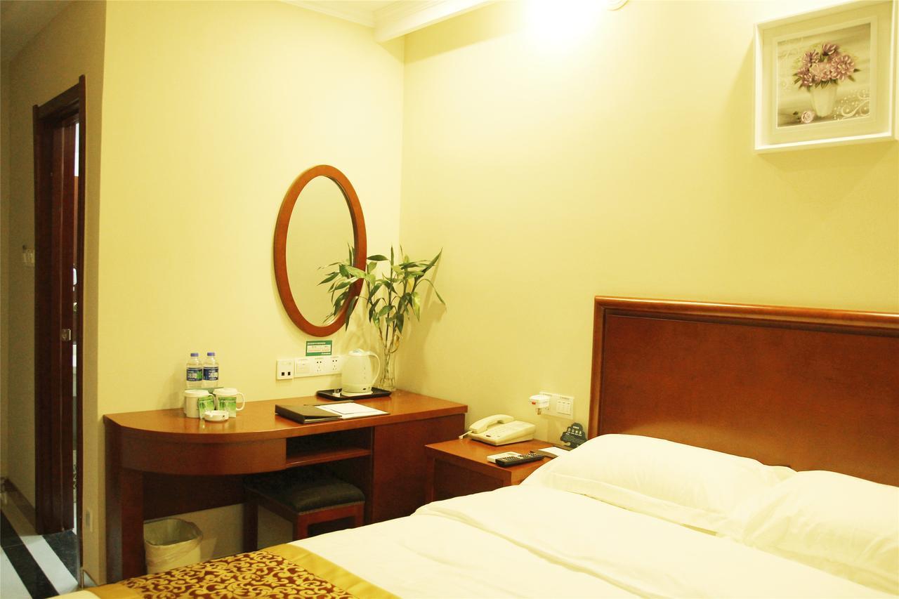Greentree Inn Huzhou South Street Chaoyin Bridge Business Hotel Exterior photo